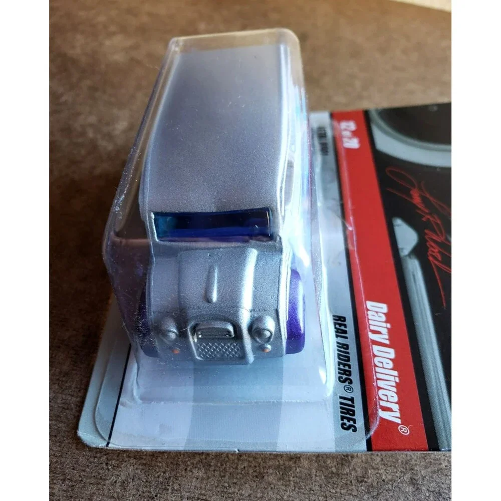 2009 Hot Wheels DAIRY DELIVERY MTFLK Silver / Purple LARRY'S GARAGE #12/20 RR5SP